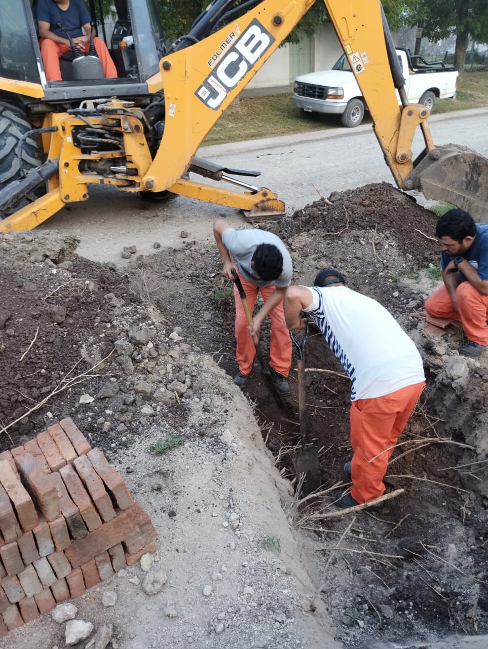 Image default