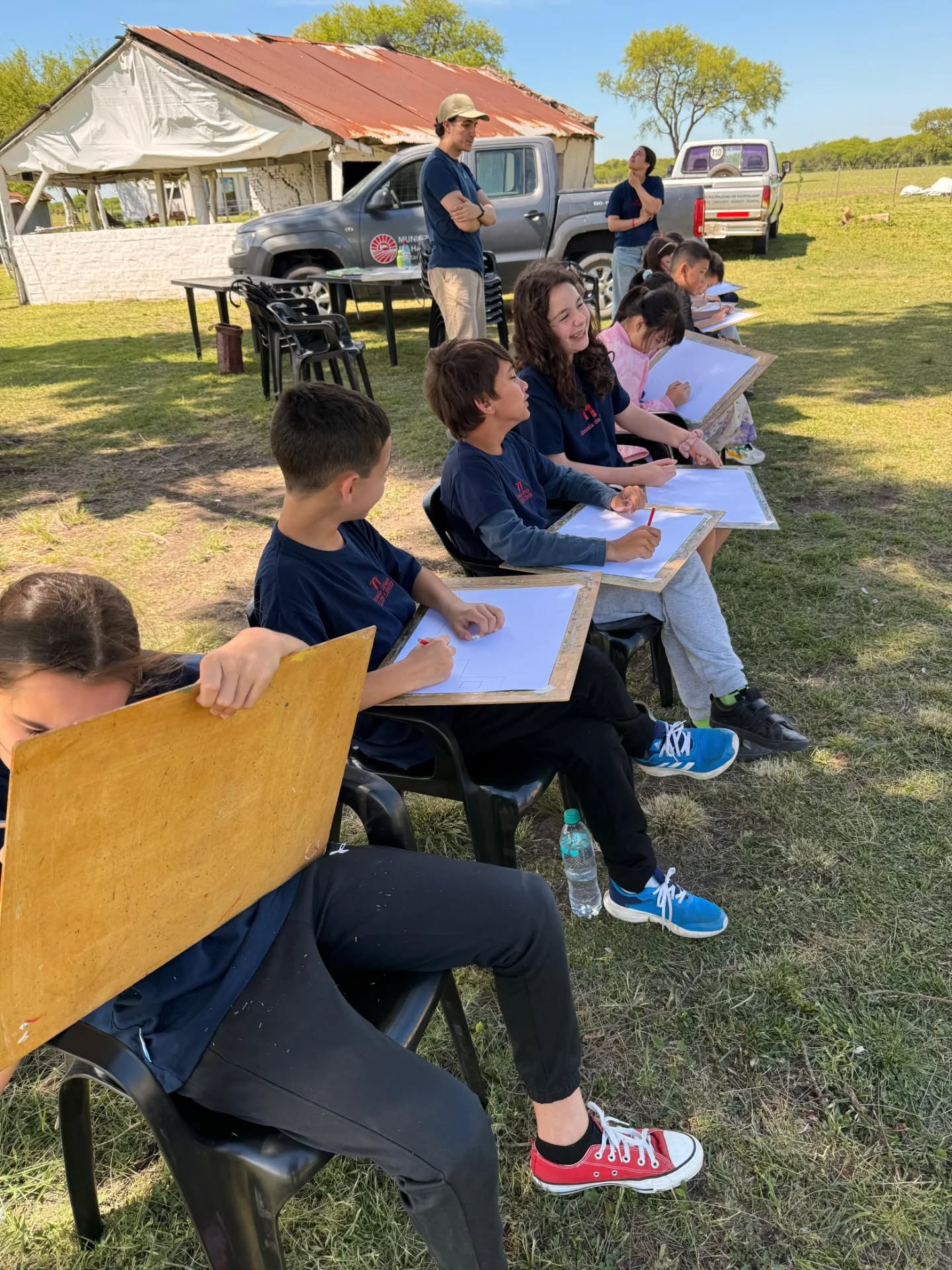 Alumnos visitaron la Estancia "Los naranjos" de Hasenkamp