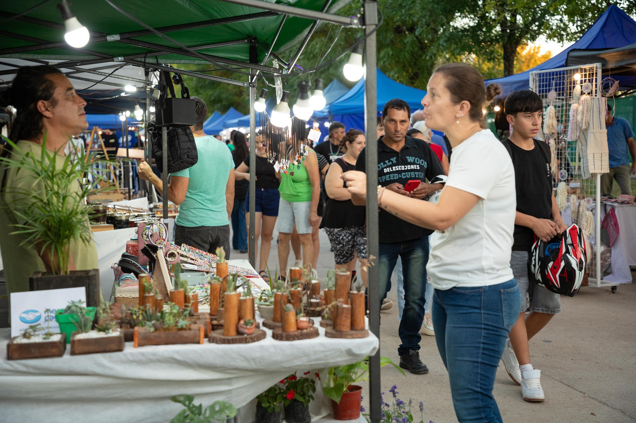 Multitudinaria Fiesta del Artesano en Aranguren: récord de público y gran nivel de expositores