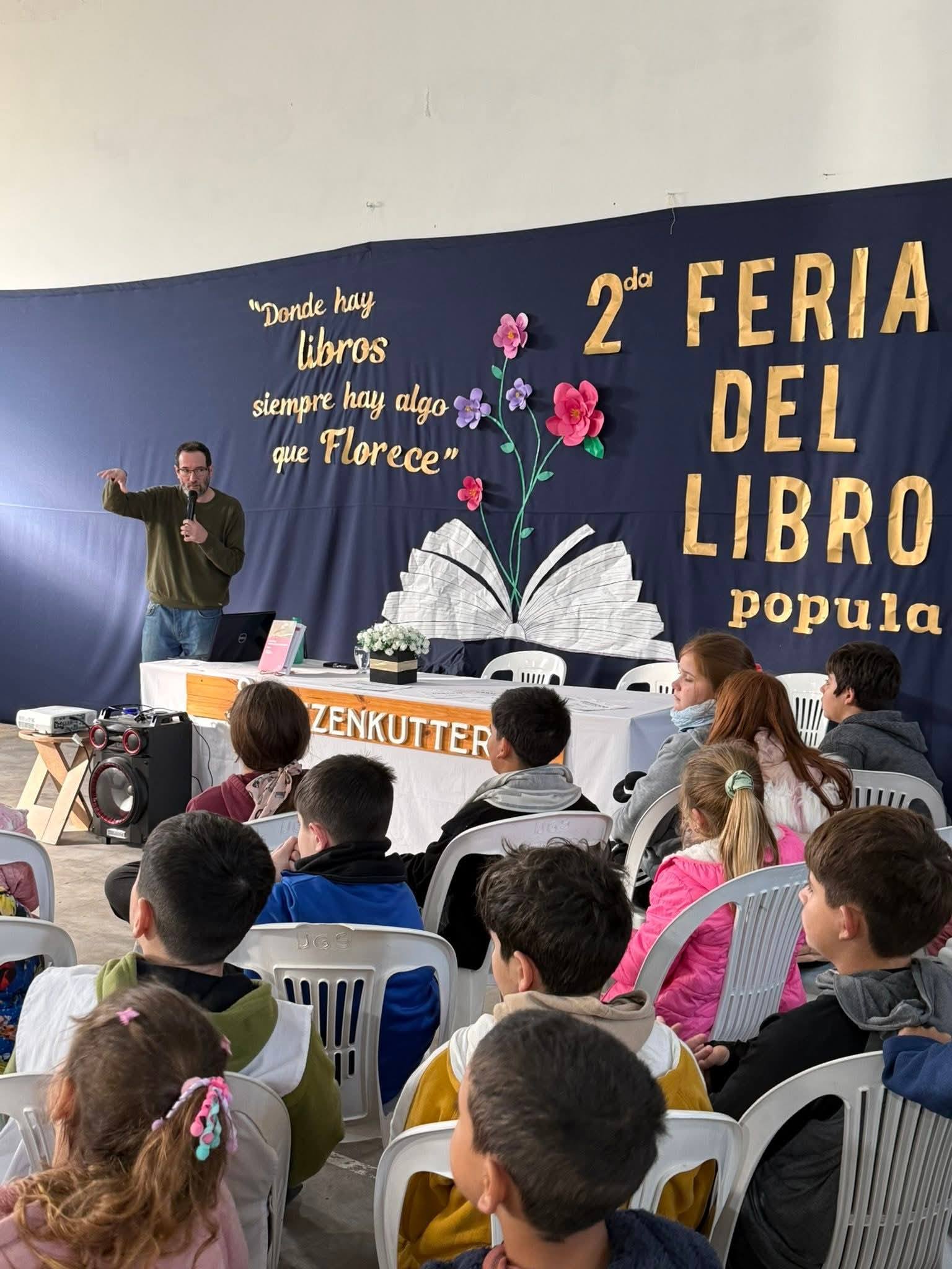 Arrancó la 2da. Feria del Libro en Aldea Spatzenkutter
