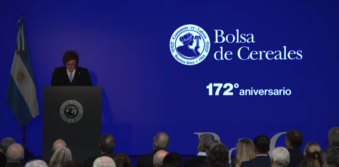 Javier Milei anunció una baja en las retenciones para el trigo, la cebada y la soja