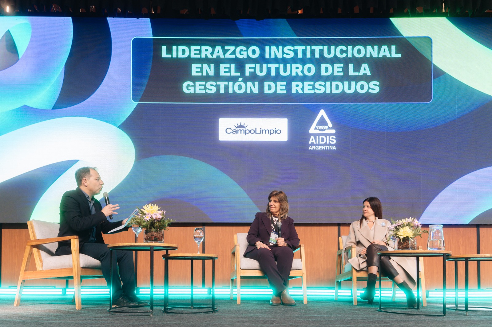 Agro, industria y sector público analizaron desafíos y oportunidades de la gestión de envases vacíos