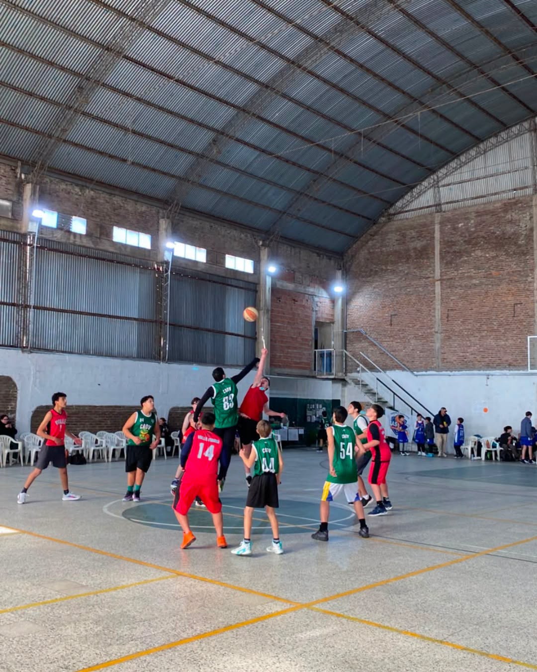 Primer encuentro de básquet "Torneo del Interior"