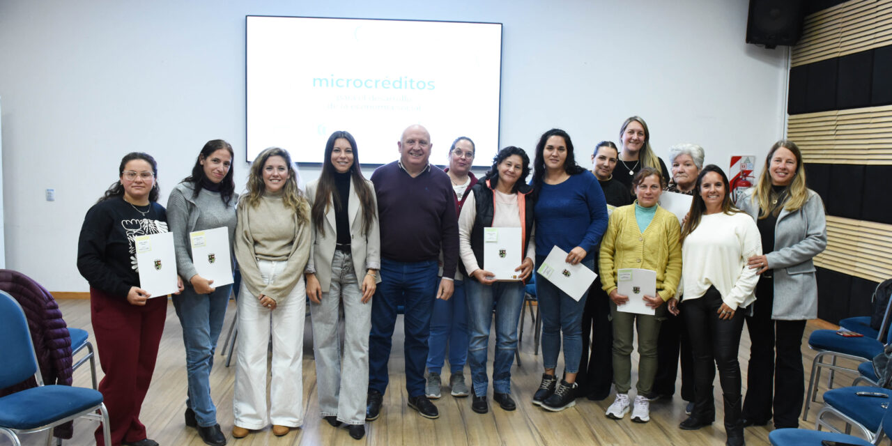 Ocho emprendedoras se sumaron al Programa de Microcréditos para el Desarrollo de la Economía Social