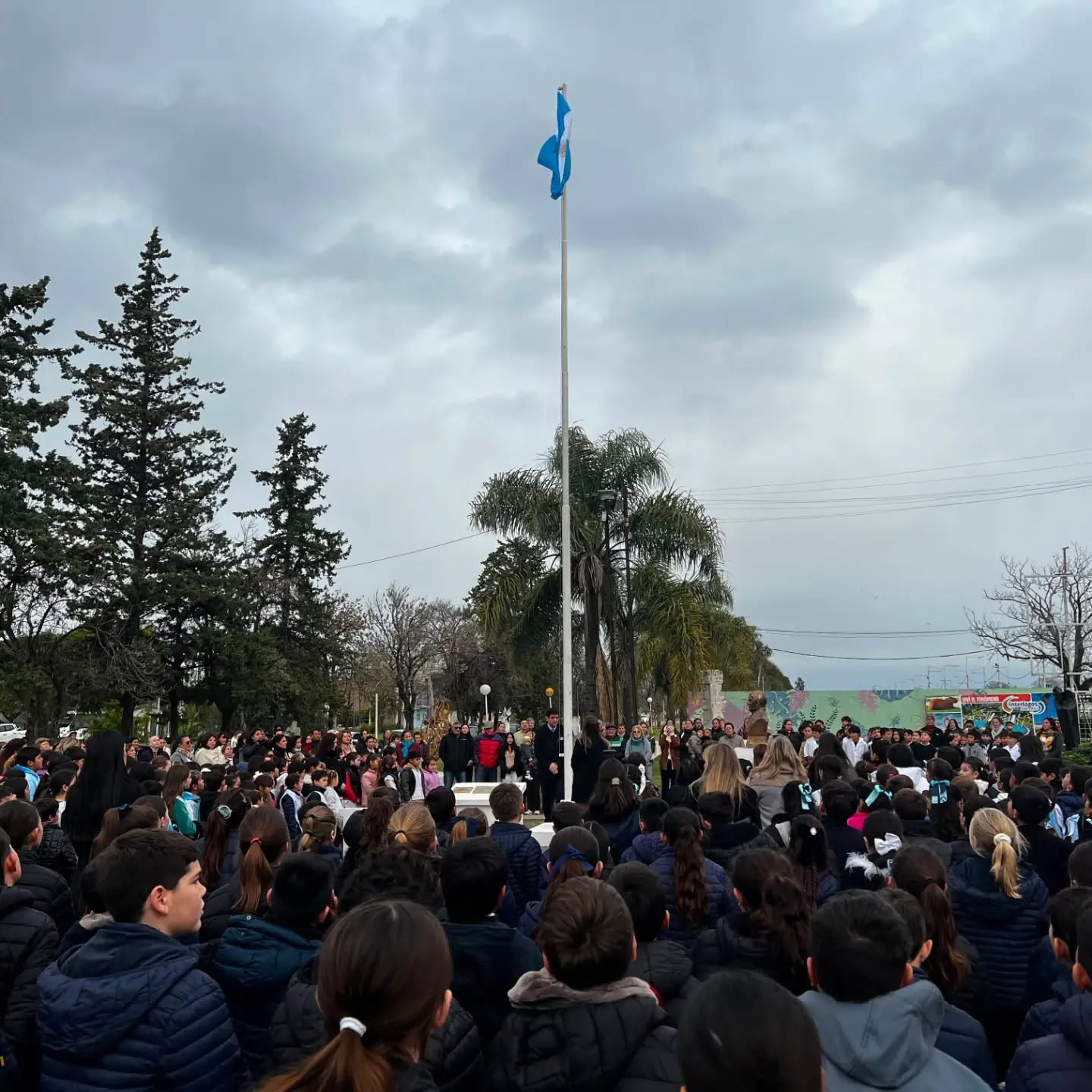 Acto oficial por el Día de la Bandera en Hasenkamp