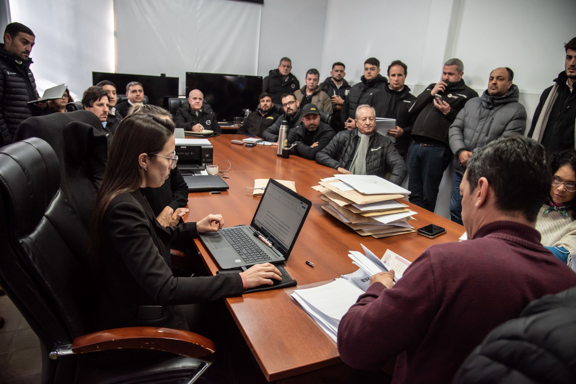 Abrieron sobres de licitaciones para adquirir maquinaria vial por más de 12.000 millones de pesos