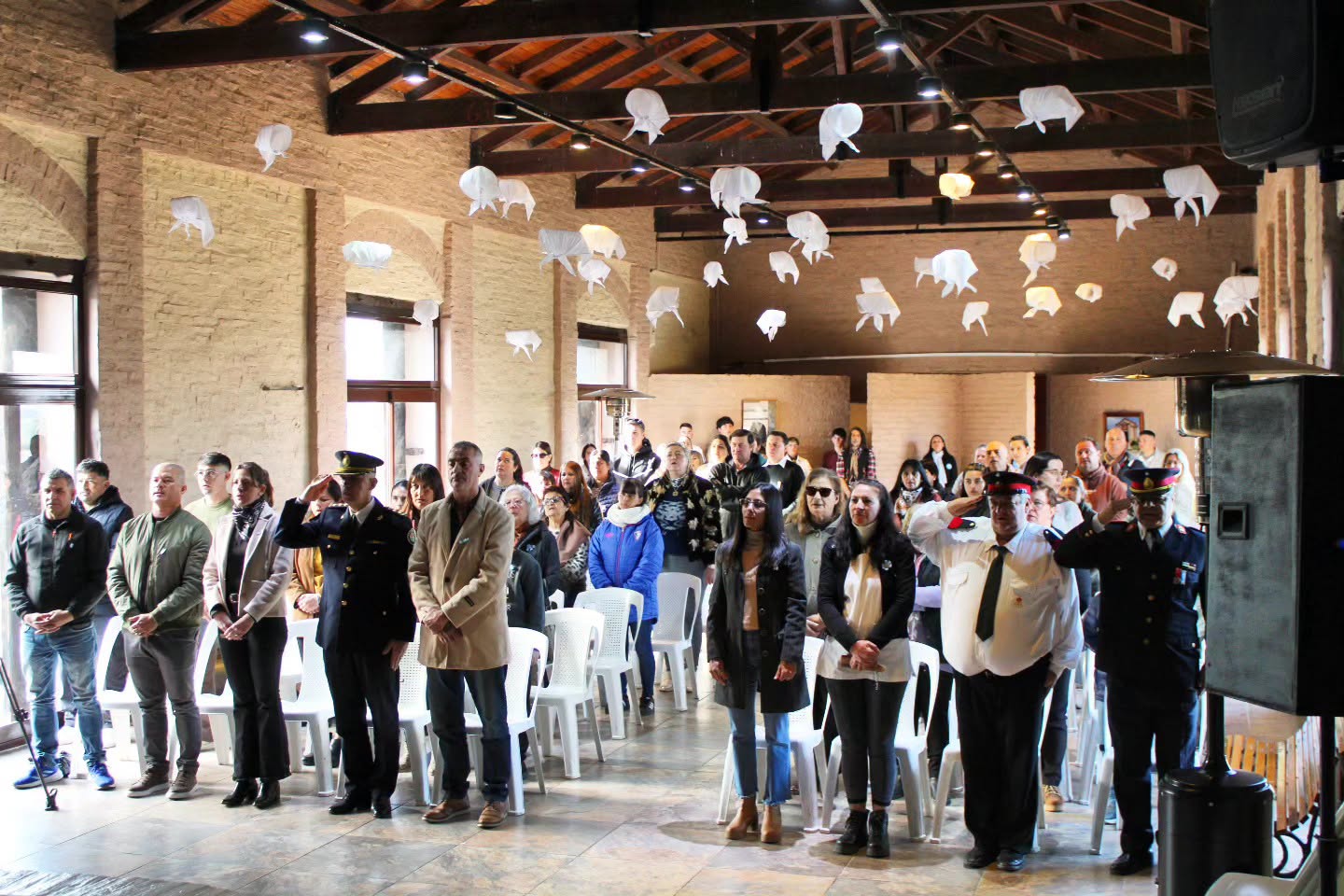 Acto Oficial por el Día de la Independencia en Hernández
