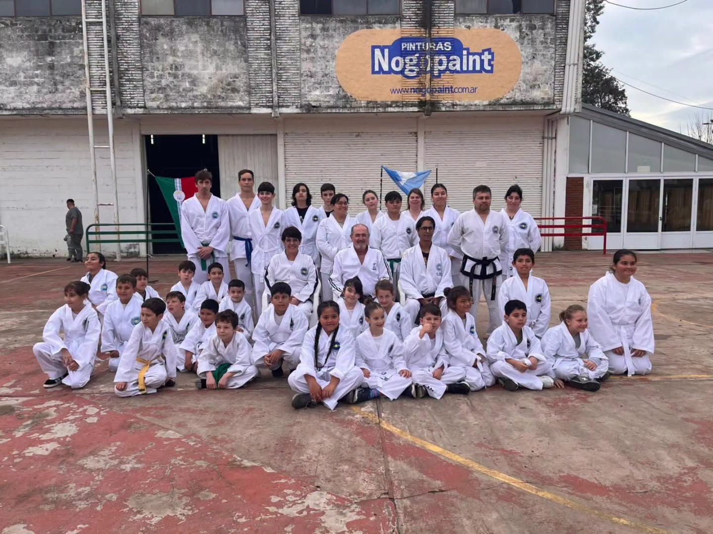 Alumnos del Taller Municipal de Taekwondo de Hernández aprobaron su examen de graduación