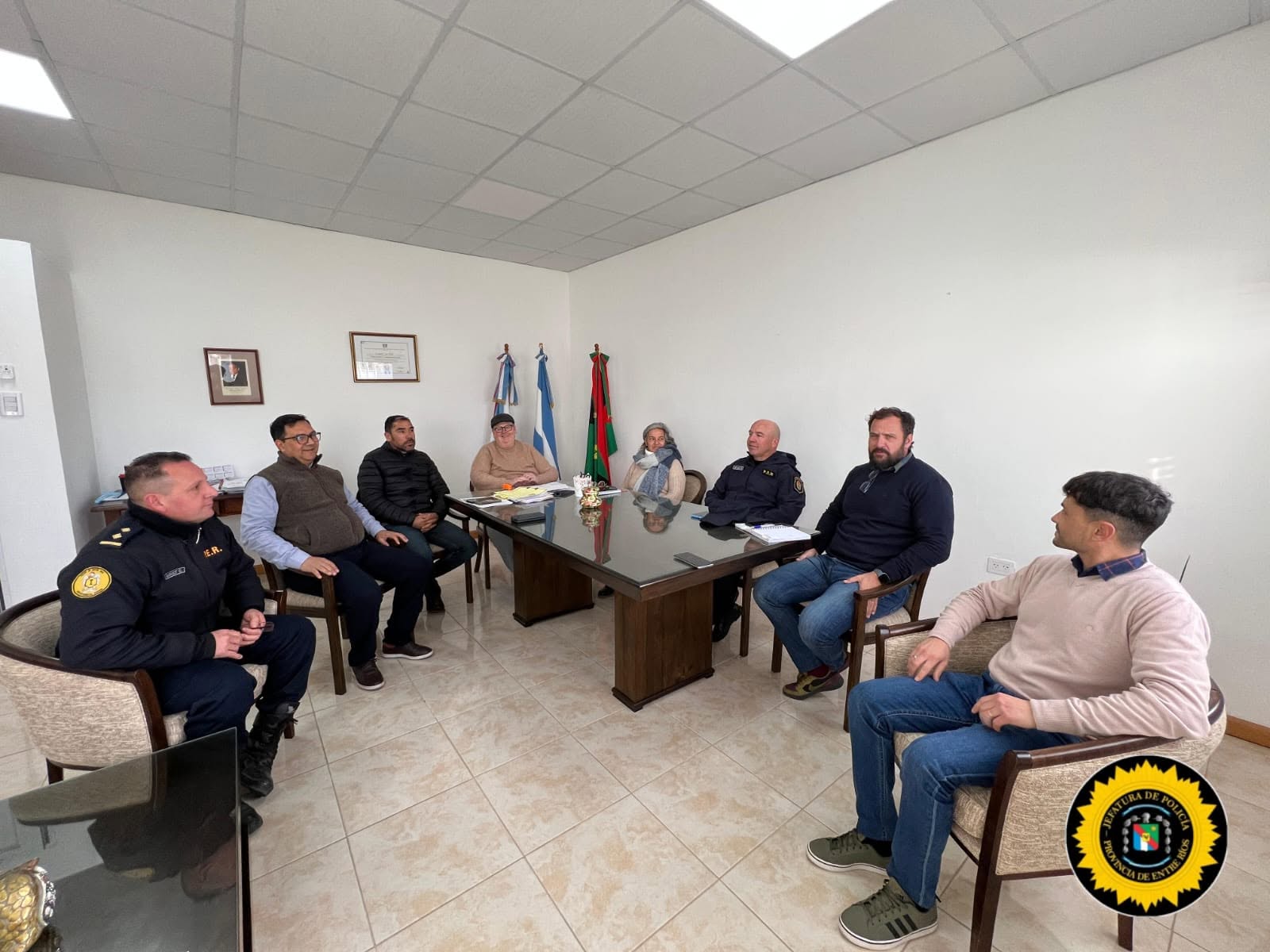 Autoridades policiales visitaron María Luisa