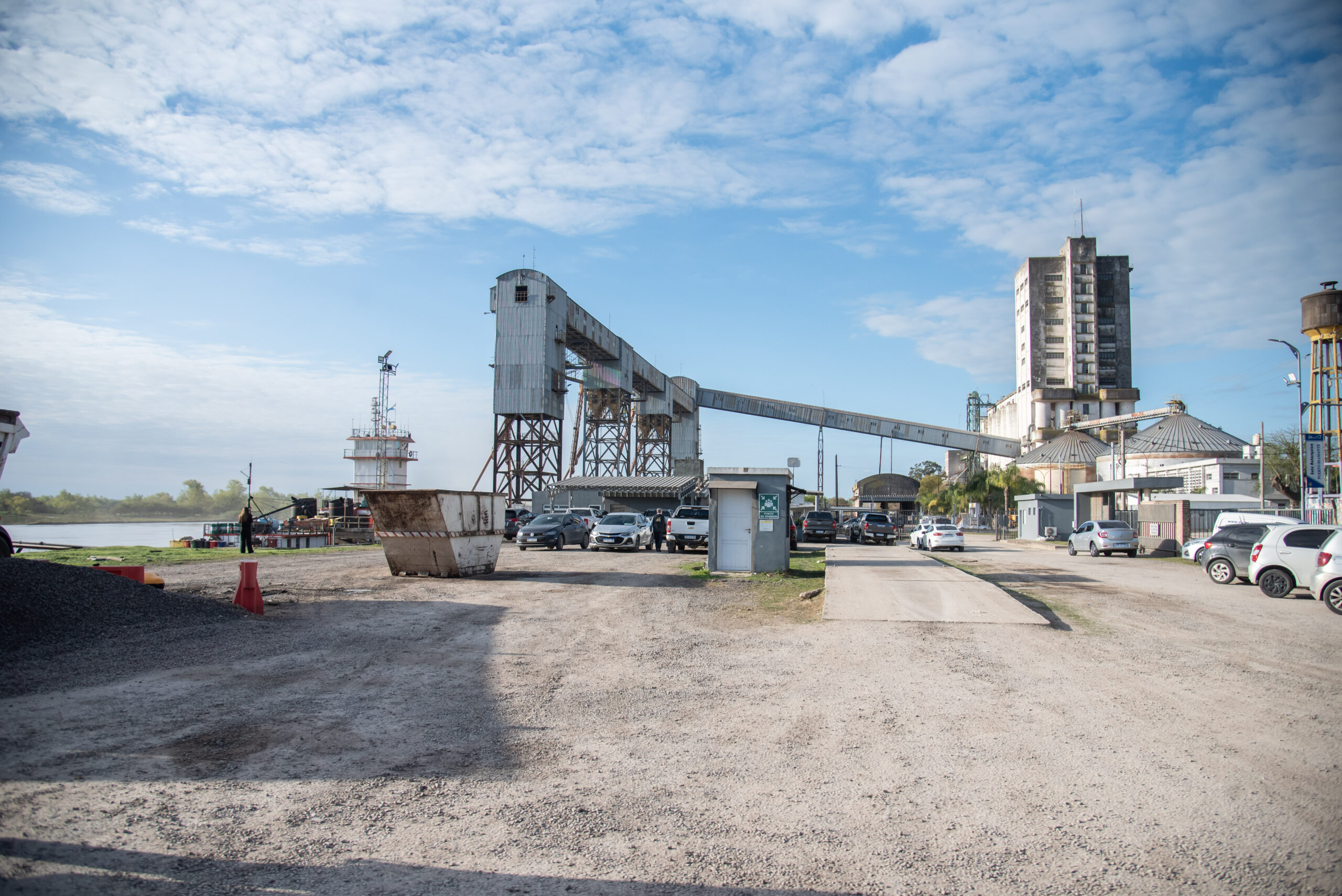 Frigerio recorrió el puerto de Diamante y destacó el potencial portuario de Entre Ríos