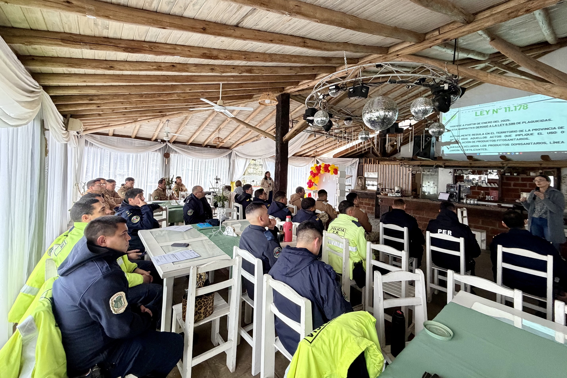Impulsan la capacitación policial para reforzar la fiscalización ambiental en el agro