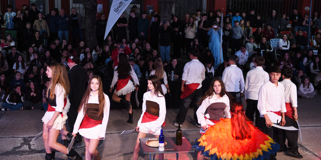 La juventud toma protagonismo en el inicio de la Estudiantina 2026 en Crespo