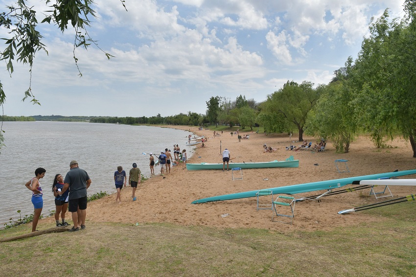 Jornada de remo en el Balneario de Valle María