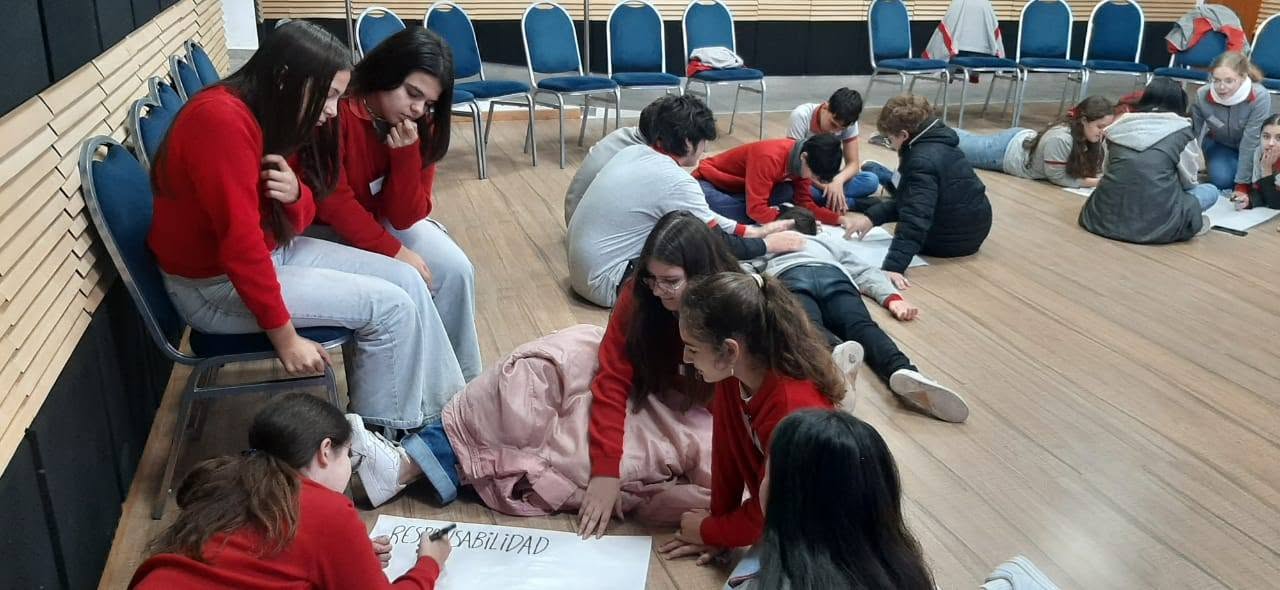 Inician los talleres para jóvenes en el Área de la Juventud de Crespo