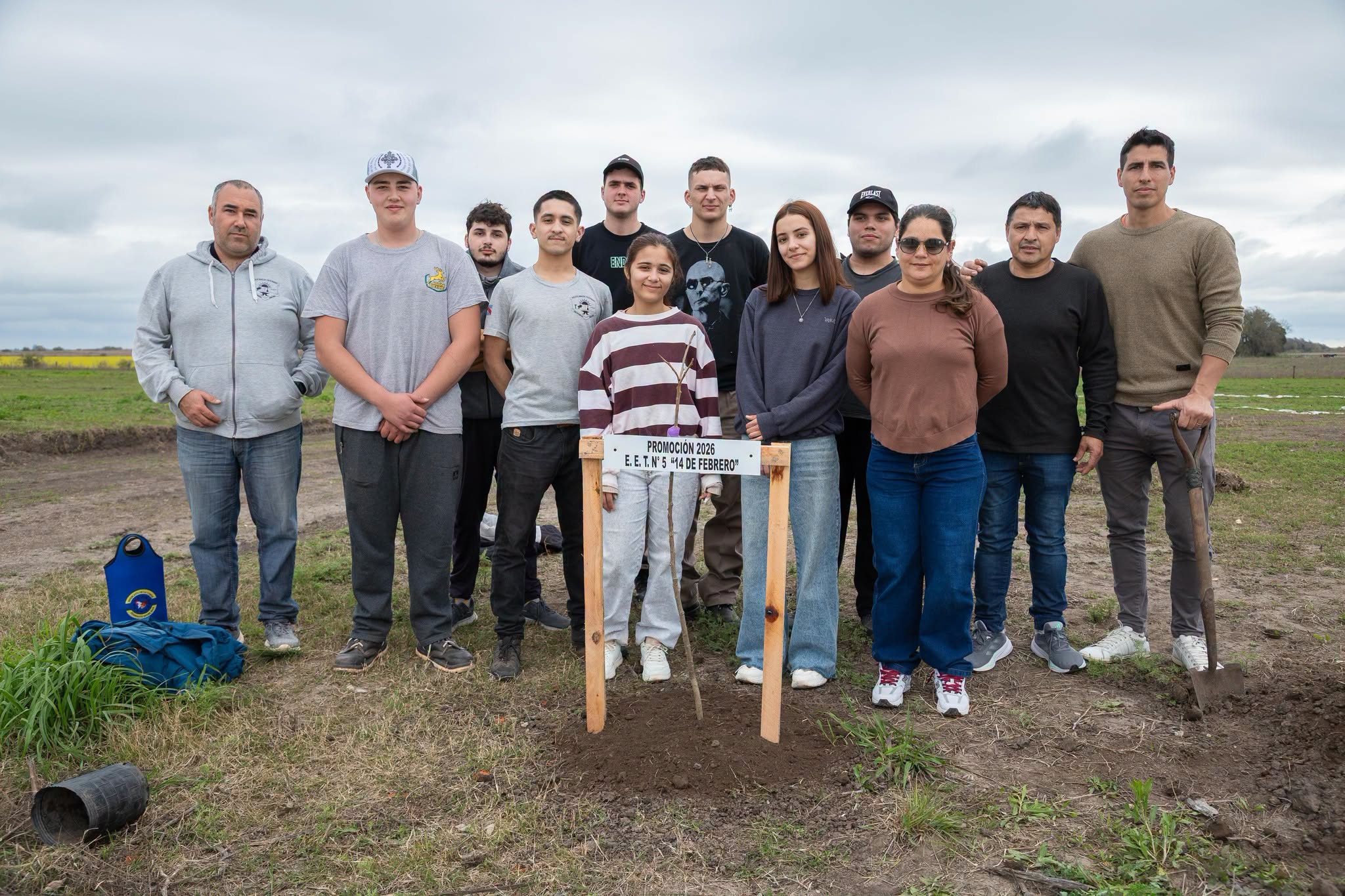 Se llevó a cabo la plantación del programa «Un niño, un árbol» en Aranguren