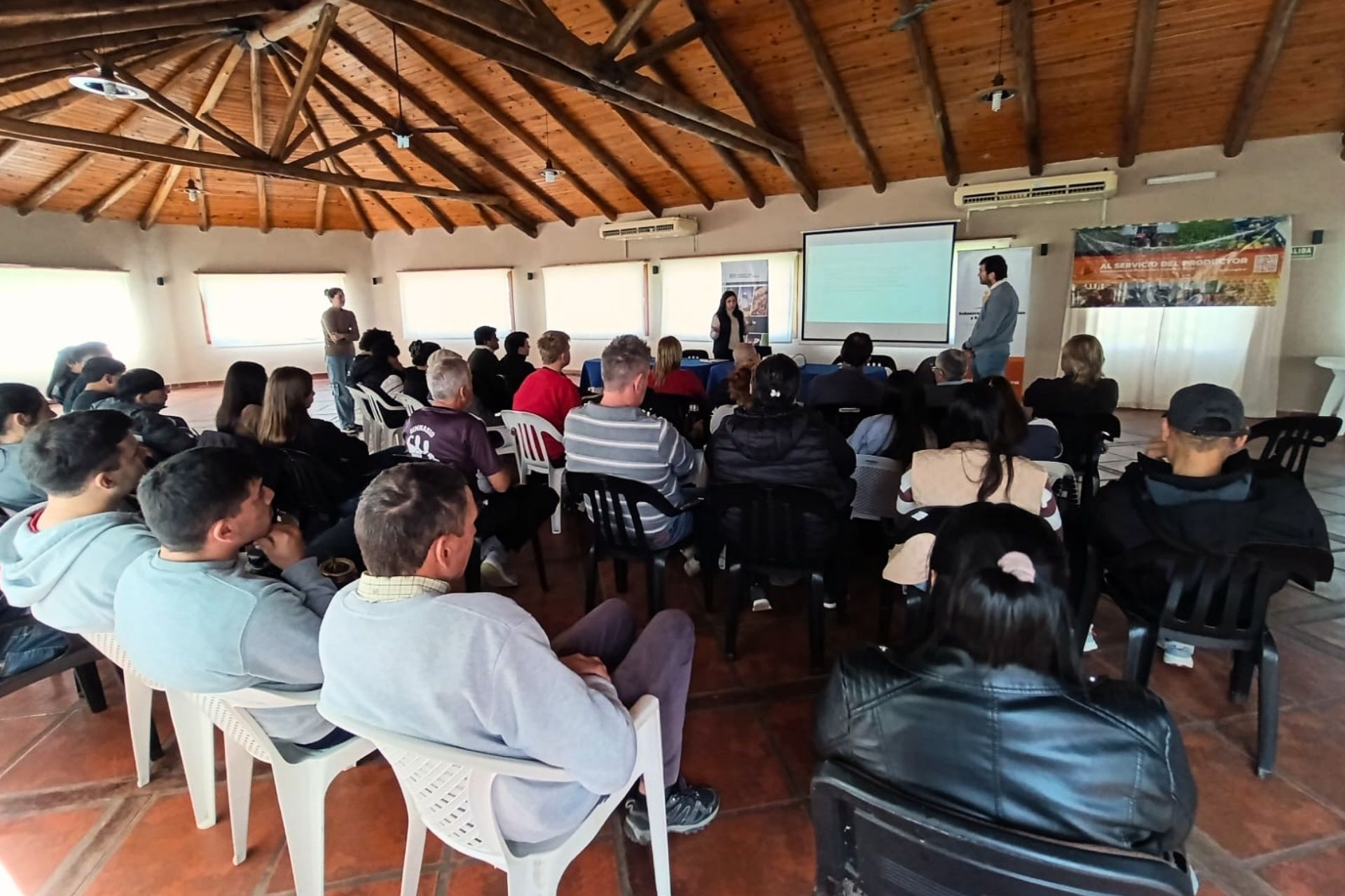 Promueven herramientas de desarrollo productivo para productores y cooperativas apícolas