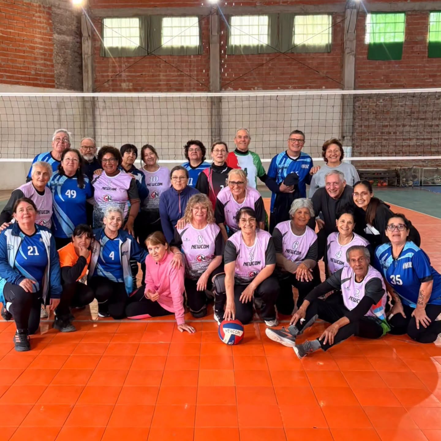 Encuentro amistoso de Newcom en Hernández