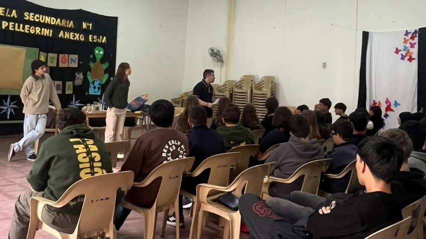 Voces en Red: Salud Mental y Comunidad Educativa en Valle María