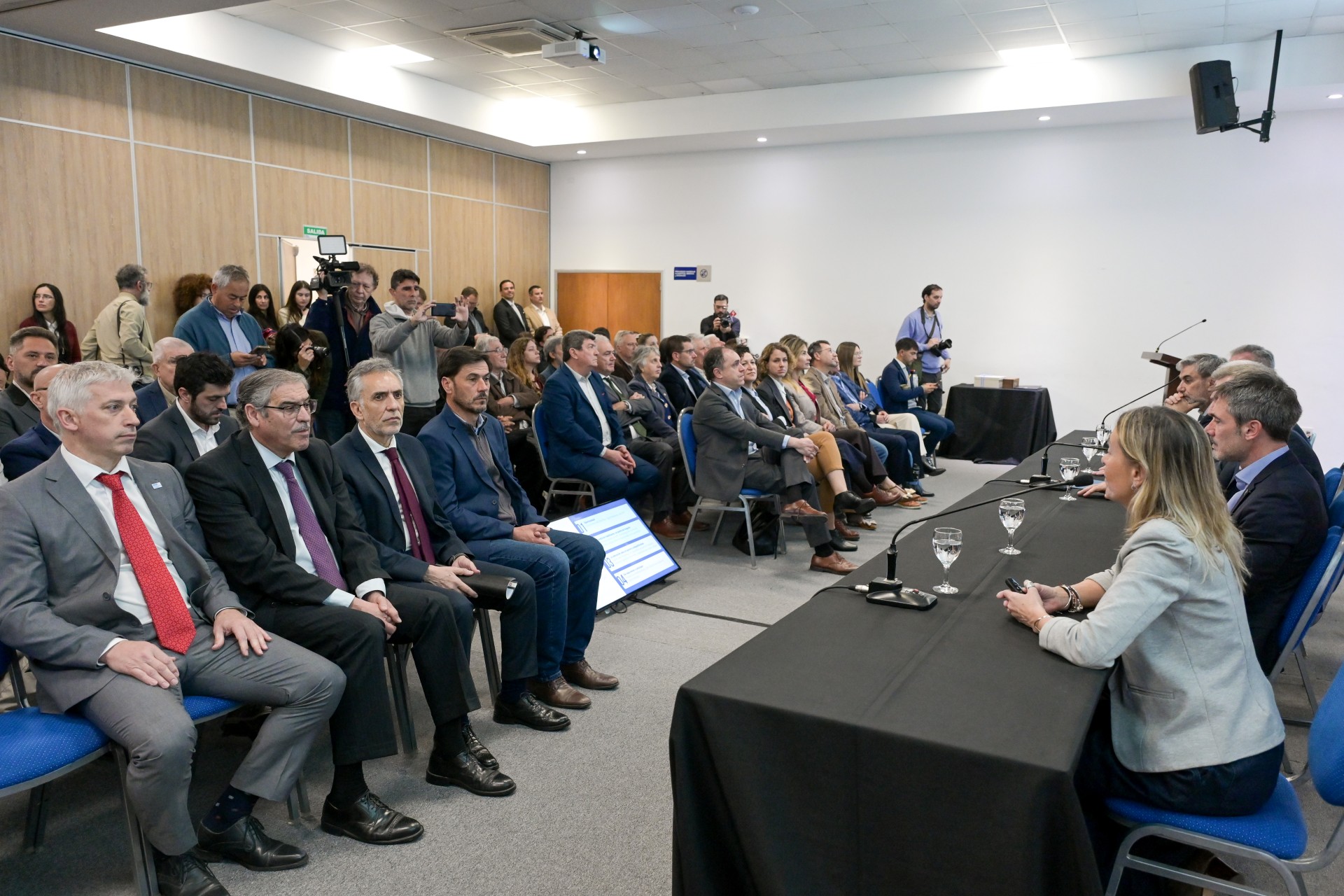 Entre Ríos avanza en un plan para mejorar sus puertos y reducir los costos del transporte de la producción