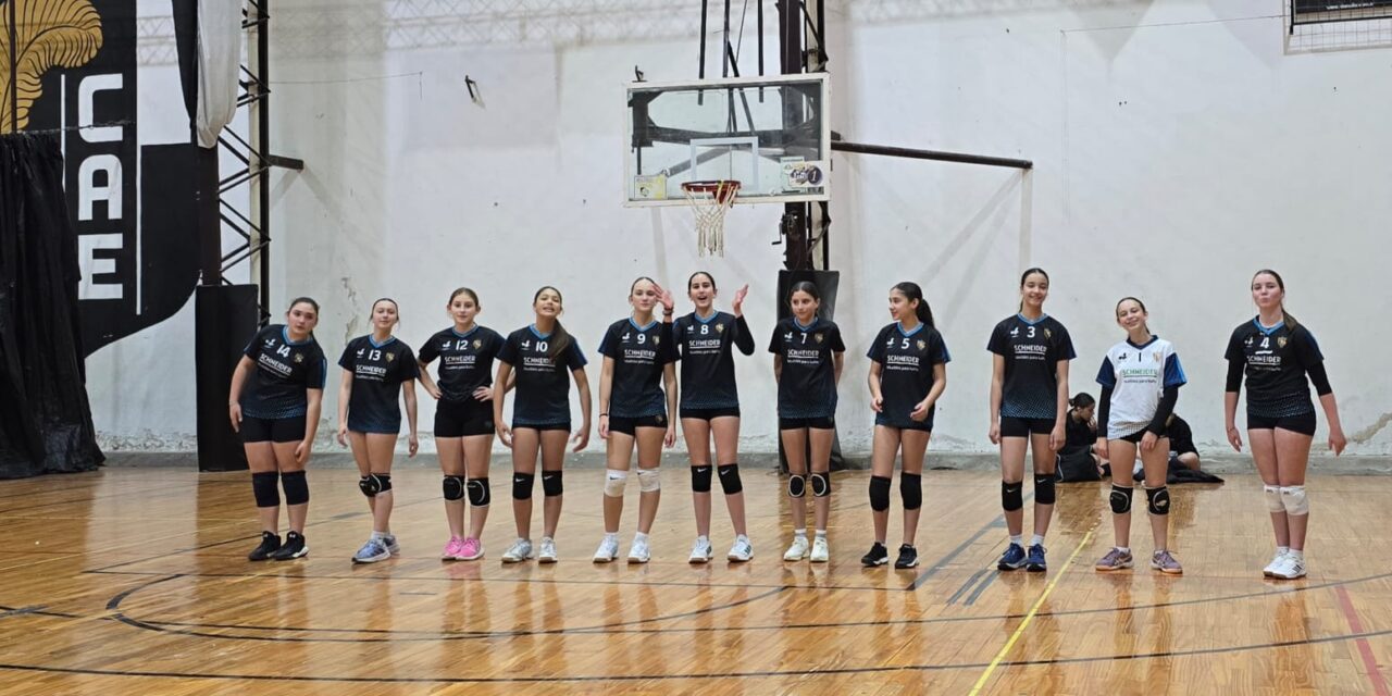 Cinco categorías de la Escuela Municipal de Voley jugaron el fin de semana