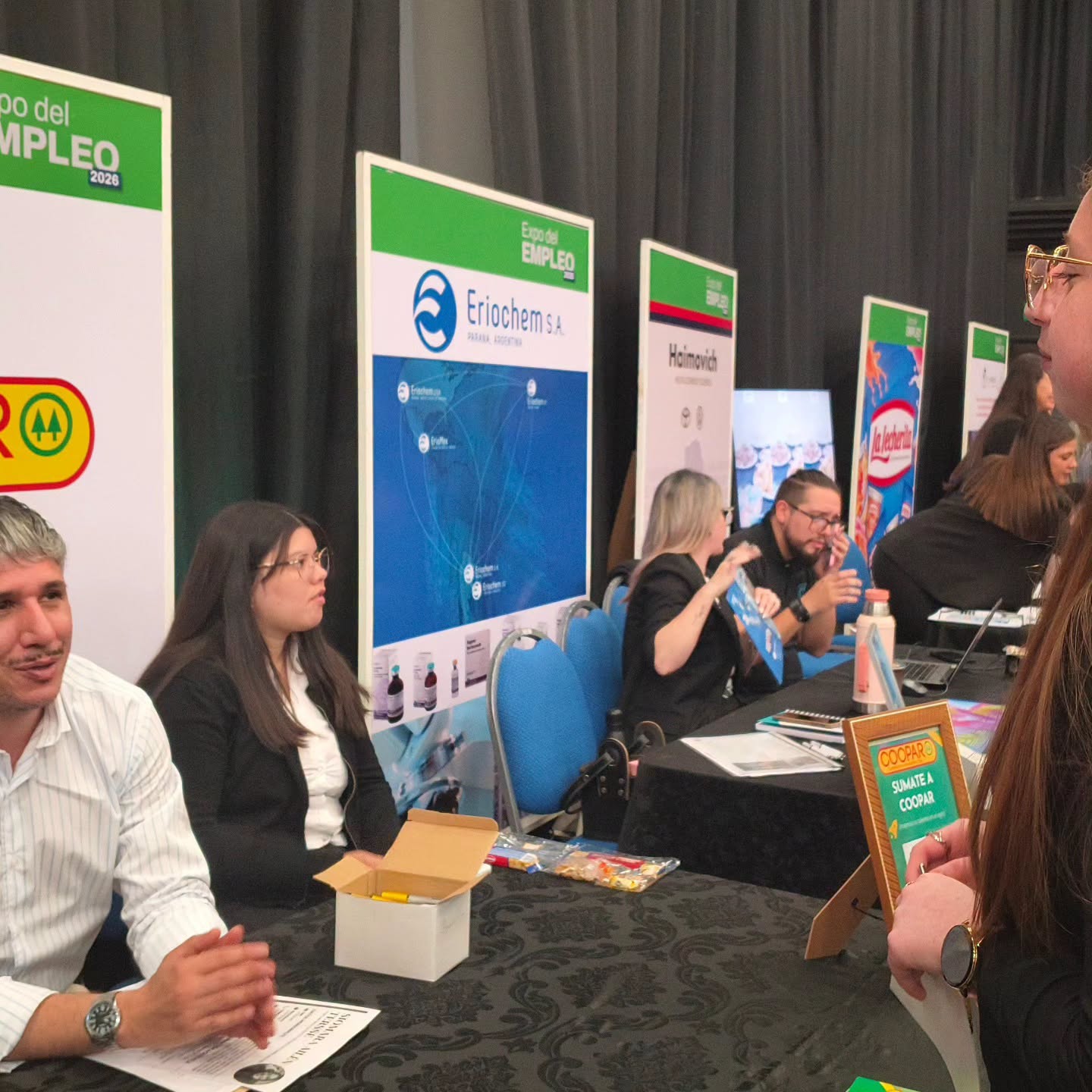 Jóvenes de Hernández en la Expo Empleo en Paraná