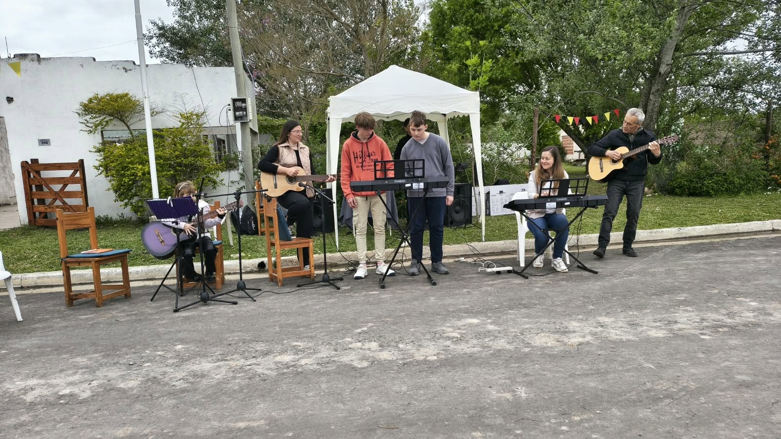En Spatzenkutter los talleres comunales se presentaron en la Feria de la Primavera