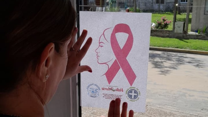 Octubre Rosa: comercios de Valle María se suman a la campaña de concientización