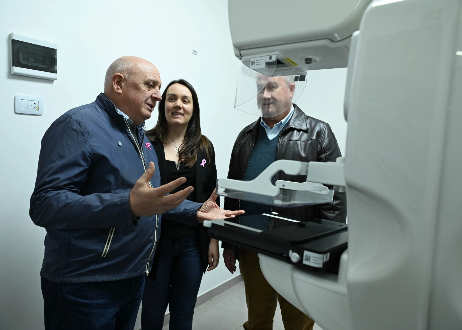Crespo incorpora nuevo mamógrafo para fortalecer la atención y prevención del cáncer de mama